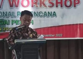 Sekda Kota Sungaipenuh, Alpian, saat membuka workshop bagi pejabat perencana lingkup Pemerintah Kota Sungaipenuh di hotel Odua Weston, Jambi. (Dok istimewa)