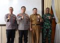 Kapolda Jambi Irjen Pol. Rusdi Hartono saat melakukan kunjungan kerja perdana ke Polres Sarolangun didampingi oleh Kabid Propam Polda Jambi Kombes Pol A.D.G Sinaga (Dok Humas Polda Jambi)