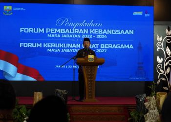 Gubernur Jambi, Al Haris saat memberi kata sambutan (foto: Novriansah)