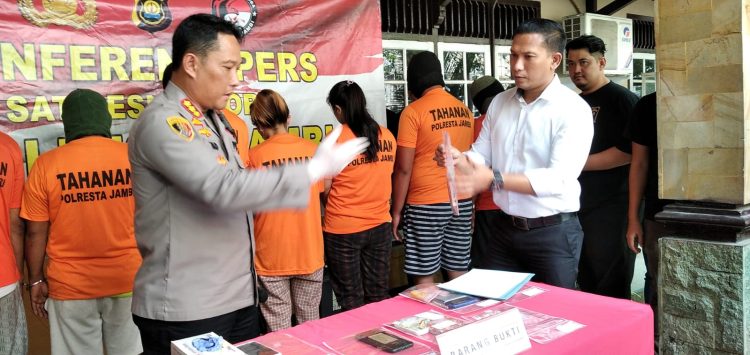 Kapolresta Jambi Kombes Pol Eko Wahyudi saat memimpin ekspos kasus Narkoba. (Dok istimewa)