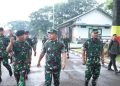 Kasad Jenderal TNI Dr. Dudung Abdurachman saat mrninjau Sekolah Calon Perwira TNI AD Pussenkav (Dok Dispenad)