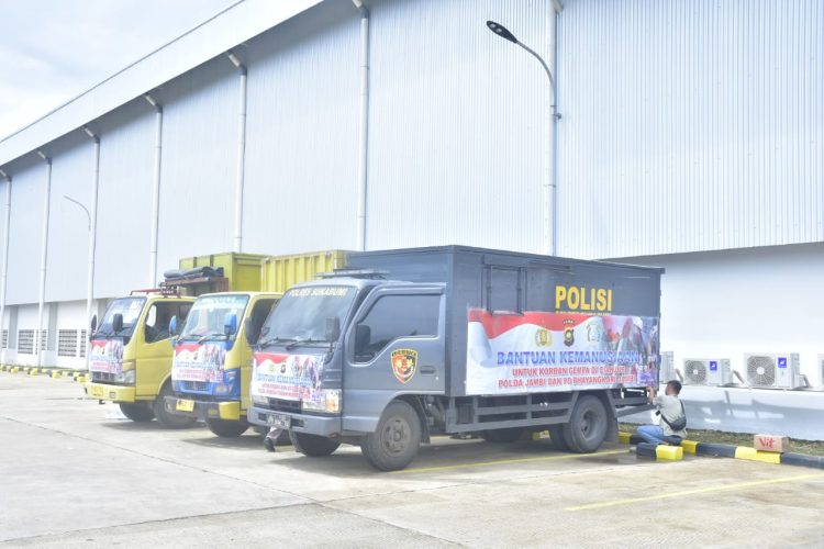 Truk pengangkut bantuan dari Polda Jambi untuk korban gempa bumi Cianjur. (Dok Humas Polda Jambi)