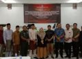 Poto bersama usai kegiatan Rakor Persiapan Pencalonan Perseorangan untuk Pilkada 2024 di salah satu Aula Hotel di Kabupaten Tanjab Timur, Kamis (02/05/24) (Dok. Ginting)