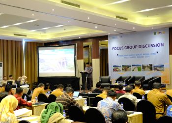 Wagub Sani saat membuka secara FGD Penanganan Banjir Sungai Batang Merao Pasca Banjir Januari 2024, di Hotel Aston, Selasa (07/05/2024). (Foto: Sobirin - Kominfo)