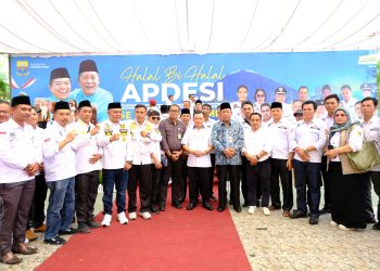 Poto bersama usai acara Halal Bi Halal APDESI se-Provinsi Jambi di EV Garden Jambi, Sabtu (18/05/2024) (Foto: Sopbirin Lekat - Kominfo)