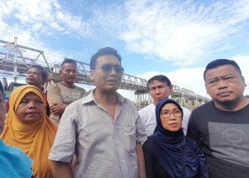 Anggota Komisi III DPRD Provinsi Jambi menemui masyarakat Desa Rantau Kapas Mudo, Rantau Kapas Tuo dan Pelayangan Muaro Tembesi, Kamis (23/05/2024). (Hadian - Humas)