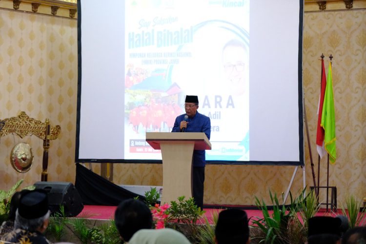Wagub saat menghadiri Halal Bihalal HKKN Provinsi Jambi di Gedung BPCC) Jambi, Kamis (23/05/2024). (Foto: Sobirin- Kominfo)