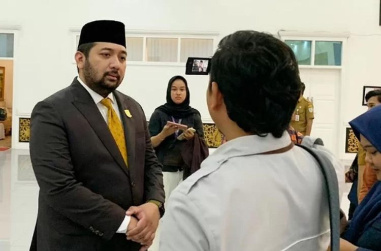 Wakil Ketua DPRD Provinsi Jambi Pinto Jayanegara saat diwawancarai (Dok. Hadian - Humas)