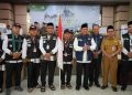 Wagub Sani saat Lepas 450 Jemaah Calon Haji Kloter 22 di Asrama Haji Kota Baru Jambi, Senin (03/06/2024) (Foto: Novriansah - Kominfo)