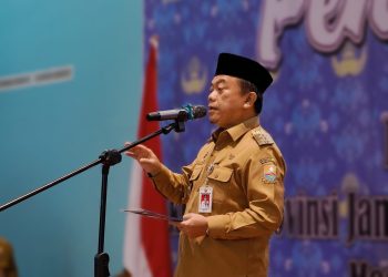 Gubernur Al Haris pada Pengukuhan Dewan Pengurus KORPRI dan Pengurus LKBH KORPRI Provinsi Jambi Masa Bakti 2024-2029 di Gedung Mahligai Bank 9 Jambi, Selasa (11/06/2024) (Foto: Agus - Kominfo)