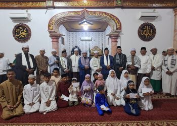 Wagub Sani saat menghadiri kegiatan Subuh Keliling di Masjid Babussalam, Kota Jambi, Jum’at (14/06/2024) (Dok.Sapra - Kominfo)