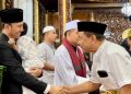 Ketua DPRD Jambi Beserta Keluarga Shalat Idul Adha di Masjid Al Falah Jambi, Senin (17/6). (Dok. hadian - Humas)