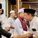 Ketua DPRD Jambi Beserta Keluarga Shalat Idul Adha di Masjid Al Falah Jambi, Senin (17/6). (Dok. hadian - Humas)