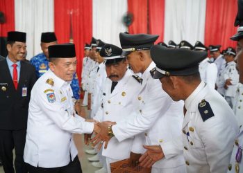 Gubernur saat menghadiri Pengukuhan Perpanjangan Masa Jabatan Kepala Desa di Gedung Serba Guna, Kabupaten Muaro Jambi, Rabu (19/06/2024). (Foto: Novriansah - Kominfo)