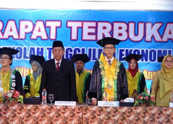 Wagub saat menghadiri Rapat Terbuka Senat STIE Jambi di Hotel Abadi Jambi, Sabtu (22/06/2024). (Foto: Reno - Kominfo)