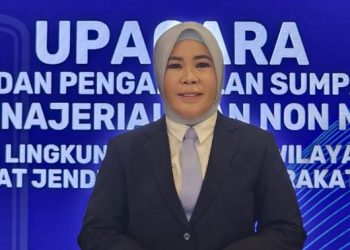 Kasi Binadik Lapas Kelas IIA Jambi, Yuli Wirdina, S.H., M.H dalam upacara pelantikan pejabat manajerial dan non-manajerial di Kanwil Kemenkumham Jambi, Senin (27/5/2025). (Dok Nahar)