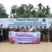 Kasat Lantas Polres Tanjab Timur, Iptu Meiselin Lobat, bersama personel dan para santri Pondok Pesantren Warisan Rasulullah saat kegiatan sosialisasi keselamatan berkendara di Kelurahan Talang Babat, Rabu (28/5/2025). (Foto: Humas Polres Tanjab Timur)