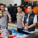 Kapolda Jambi Irjen Pol Krisno H Siregar, didampingi wakapolda Jambi Brigjen Pol M Mustaqim memimpin rilis hasil Operasi Pekat II Siginjai di Lobi utama Polda Jambi Kamis (15/5/2025). (Dok. nahar JR)