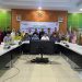 Peserta rapat teknis perpanjangan nota kesepahaman antara BPJS Ketenagakerjaan Cabang Jambi dan Pemerintah Kota Jambi berfoto bersama usai kegiatan yang digelar pada Selasa (20/5) di Kantor BPJS TK Jambi. (Dok. Yola - JT)