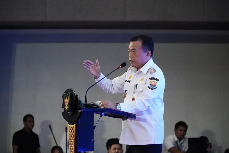 Gubernur Jambi, Al Haris, menyampaikan arahannya dalam pembukaan Musrenbang RPJMD Provinsi Jambi Tahun 2025–2029 di Swiss-Belhotel Jambi, Rabu (21/5/2025). (Foto: Novriansah/Diskominfo Provinsi Jambi)