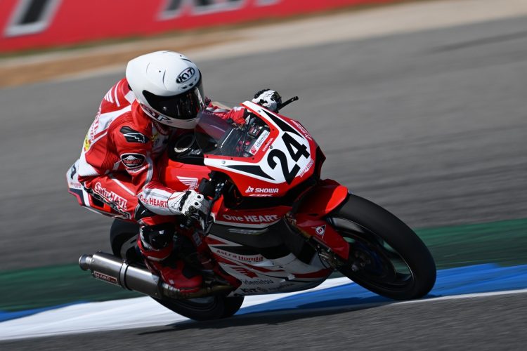 Pebalap AHRT, #24 Davino Britani di Sirkuit Buriram. Arbi siap mengulang dominasi di putaran kedua ARRC 2025 yang akan digelar di Sepang, Malaysia. (Dok. Sinsen)