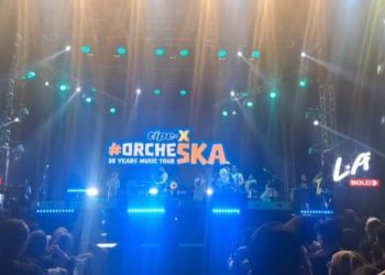 Suasana panggung megah konser Tipe-X dalam Bold Music Road to #OrcheSKA 30 Years Music Tour di Lapangan Bandara Lama, Jambi, Jumat (30/5) malam (Dok .Yola)