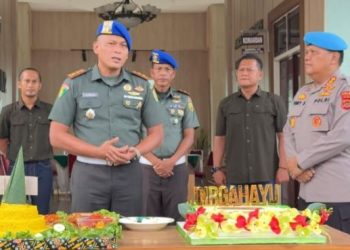 Komandan Denpom II/2 Jambi Letkol Cpm Sundoro menerima kunjungan Kabid Propam Polda Jambi Kombes Pol Tony E.P. Sinambela dalam rangka HUT ke-79 Polisi Militer, Minggu (22/6/2025). (Dok. Nahar)