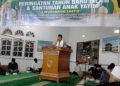 AKP Purwanto menyampaikan tausiah dalam peringatan Tahun Baru Islam 1 Muharram 1447 H di Masjid Al-Maghfiroh, Kelurahan Lebak Bandung, Kota Jambi, Kamis malam (26/6/2025). (Dok. Nahar)