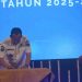 Bupati Muaro Jambi Bambang Bayu Suseno menandatangani dokumen partisipasi dalam Musrenbang RPJMD Provinsi Jambi tahun 2025–2029 di Ballroom Swiss-Belhotel, Kota Jambi, Rabu (21/5/2025). (Dok. Kominfo)