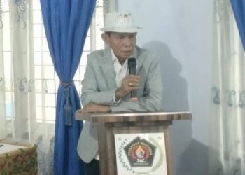 Ketua PWI Provinsi Jambi, HR Ridwan Agus Depati, menyampaikan sambutan saat membuka kegiatan Orientasi Wartawan Muda di Sekretariat PWI Jambi, Sabtu (28/6/2025). (Dok. Nahar)