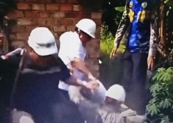 Tangkapan layar video Maulana dan rombongan terperosok ke lubang berlumpur saat meninjau proyek pengendalian banjir di Kenali Asam Bawah, Rabu (6/6/2025). (Dok. SS Akun instgaram Jambisharing)