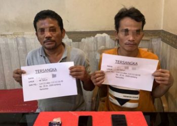 Dua tersangka kasus peredaran narkotika jenis sabu diamankan oleh Satresnarkoba Polresta Jambi di kawasan Jelutung, Kamis (12/6/2025). (Dok. Humas Polresta Jambi)