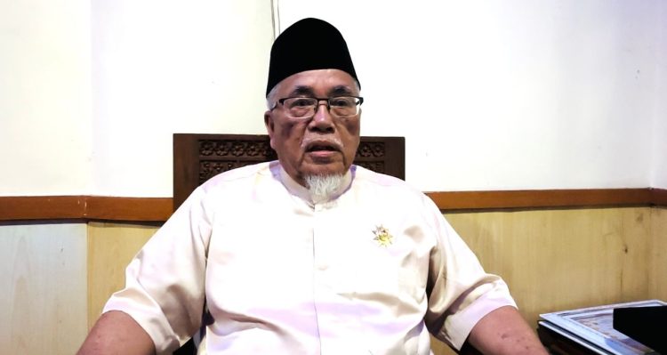 Wakil Ketum LAM Provinsi Jambi, Hasan Basri Hamid saat memberikan keterangan pers diruang kerjanya, Selasa (03/05/2025).(Dok.Stepanus Hendra) 