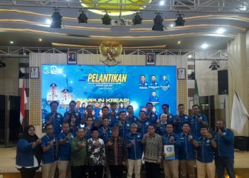 Pengurus DPC GEKRAF Kota Jambi periode 2023–2028 berfoto bersama usai pelantikan di Aula Griya Mayang, Jumat (20/6/2025) (Dok.Daus)