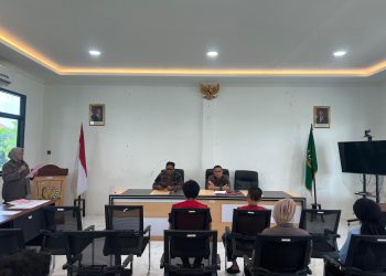 Kejari Jambi melaksanakan ekspose penghentian penuntutan dua perkara pidana umum berdasarkan Restorative Justice, Kamis (26/6/2025), di Aula Kantor Kejari Jambi.(dok.Nahar)