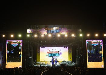 Panggung megah Festival Indomaret 2025 di Lapangan Bandara Lama, Jambi, Sabtu malam (31/5) (Dok. Yola)