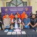 Direktur Kriminal Umum Polda Jambi Kombes Pol Manang Soebeti didampingi jajaran memperlihatkan tersangka dan barang bukti tujuh unit sepeda motor hasil penggelapan dalam konferensi pers pengungkapan kasus penggelapan kendaraan bermotor, Selasa (3/6/2025). (Dok. Nahar)