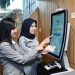 Petugas Jasa Raharja memandu wajib pajak menggunakan SIGNAL KIOSK di kantor Jasa Raharja, Kuningan, Jakarta Selatan, Rabu (4/6/2025). (Dok. Humas JR Jambi)