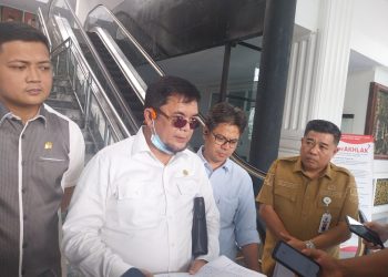 Waka DPRD Provinsi Jambi Ivan Wirata saat diawancarai usai RDP Islamic Center dengan PUPR di Gedung DPRD Provinsi Jambipada Selasa (10/6/2025) . (Dok. Daus)