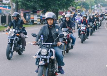 Anggota komunitas Jambi Ethnic Tiger (JET) menggelar konvoi "rolling city" dalam rangka merayakan 20 tahun eksistensi JET di Jambi, Jumat (20/06/2025). (dok. JET)