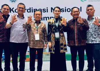 Gubernur Jambi Al Haris bersama peserta Rakornas Pengelolaan Sampah di JICC, Jakarta, Minggu (22/6/2025). (Dok. Erit - Koinibno)