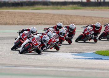 Para pebalap muda Astra Honda Motor menunjukkan aksi kompetitif saat berlaga di lintasan, (Dok. Sinsen)