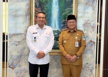 Wali Kota Jambi, Dr. Maulana (kanan), menerima audiensi Kepala Bapas Kelas I Jambi, Dwi Santosa (kiri), di Grha Siginjai, Senin (14/7/2025) (Dok. Yola)