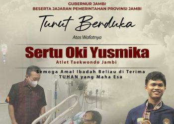 Gubernur Jambi Al Haris saat menjenguk Sertu Oki Yusmika di RS Fatmawati, Jakarta Selatan, sehari sebelum atlet taekwondo Jambi itu mengembuskan napas terakhir pada Senin malam (14/7/2025). (Dok. Kominfo)