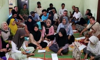 Peserta pertemuan persiapan Pendidikan Kader Rakyat Dasar (PKRD) WALHI di Desa Terusan, Jambi, 12 Juli 2025. (Dok. Yola)