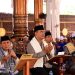 Wakapolda Jambi Brigjen Pol. M. Mustaqim bersama Ketua Harian Masjid Agung Alfalah Prof. Dr. H. Umar Yusuf, M.A., dan jajaran Polda Jambi saat mengikuti kegiatan Khotmil Qur’an di Masjid Agung Alfalah, Kota Jambi, Kamis (31/7/2025). (Dok. Nahar)