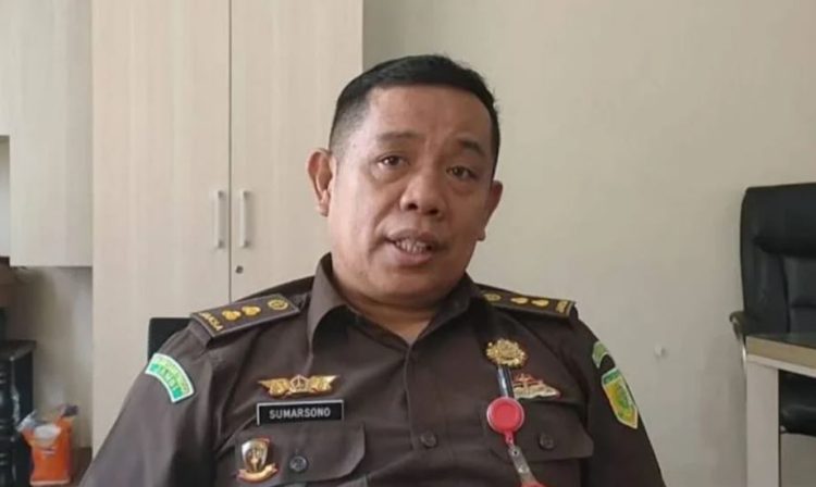 Kepala Seksi Pidana Khusus Kejari Jambi, Soemarsono, memberikan keterangan terkait penyelidikan dugaan penyimpangan dana penyertaan modal Rp10 miliar di PT Siginjai Sakti, Senin (4/8/2025). (Dok. Stepanus)
