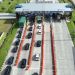 Arus kendaraan memadati gerbang Tol Pekanbaru–Dumai pada salah satu periode puncak mobilitas. (Dok. akun instagram @HutamaKaryaTollRoad)