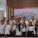 “Ketua Harian PMI Kota Jambi, M. Yamin, bersama jajaran dan peserta Refreshing Manajemen Siaga Bencana Berbasis Masyarakat (SIBAT) dan KSR di Aula Siamo PMI Kota Jambi, Sabtu (9/8/2025). (Dok. Daus)