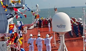 Kepala Perwakilan SKK Migas Sumbagsel Yunianto memimpin upacara HUT ke-80 Republik Indonesia di FSO 115 PetroChina Marine Terminal, Selat Berhala, Jambi, Minggu (17/8/2025). (Dok, FJM)